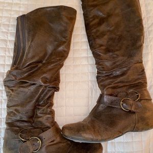 Brown boots with buckle detail!